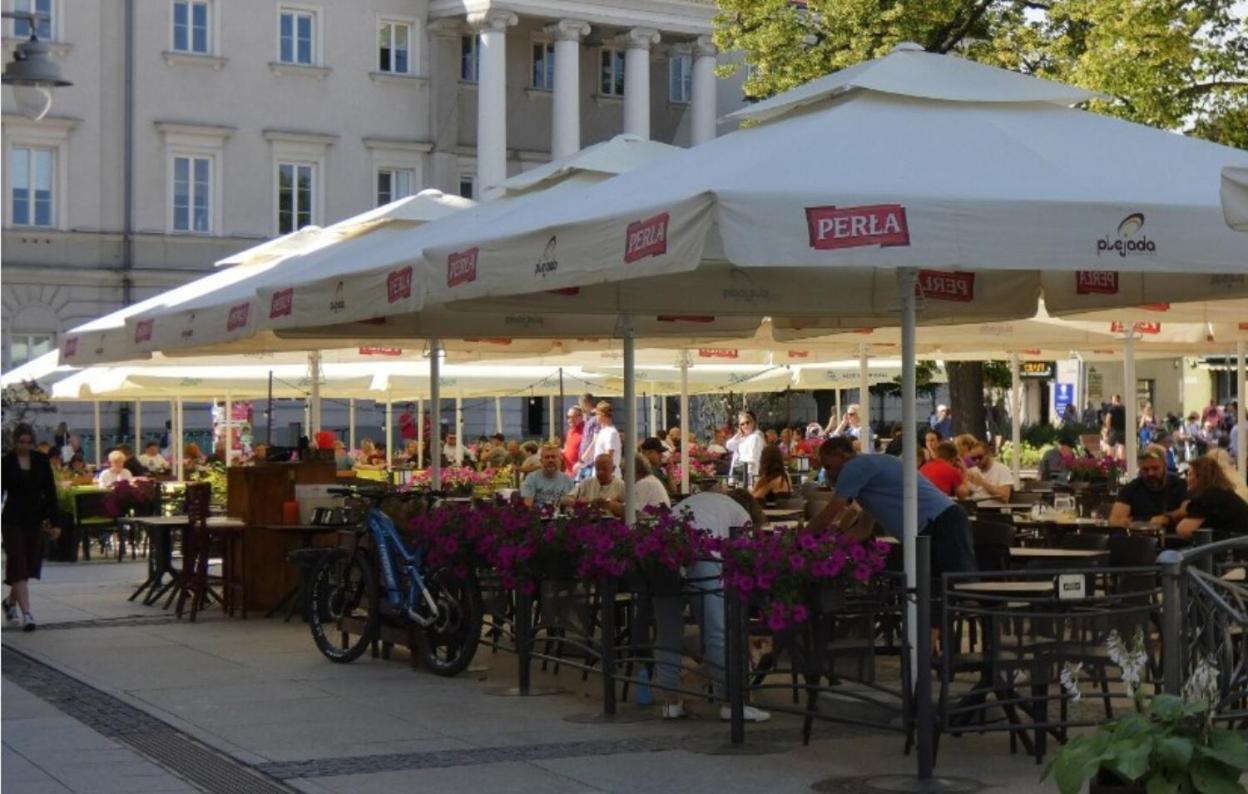 Hotelowe Pokoje Paris -Rynek Centrum- City One キェルツェ エクステリア 写真