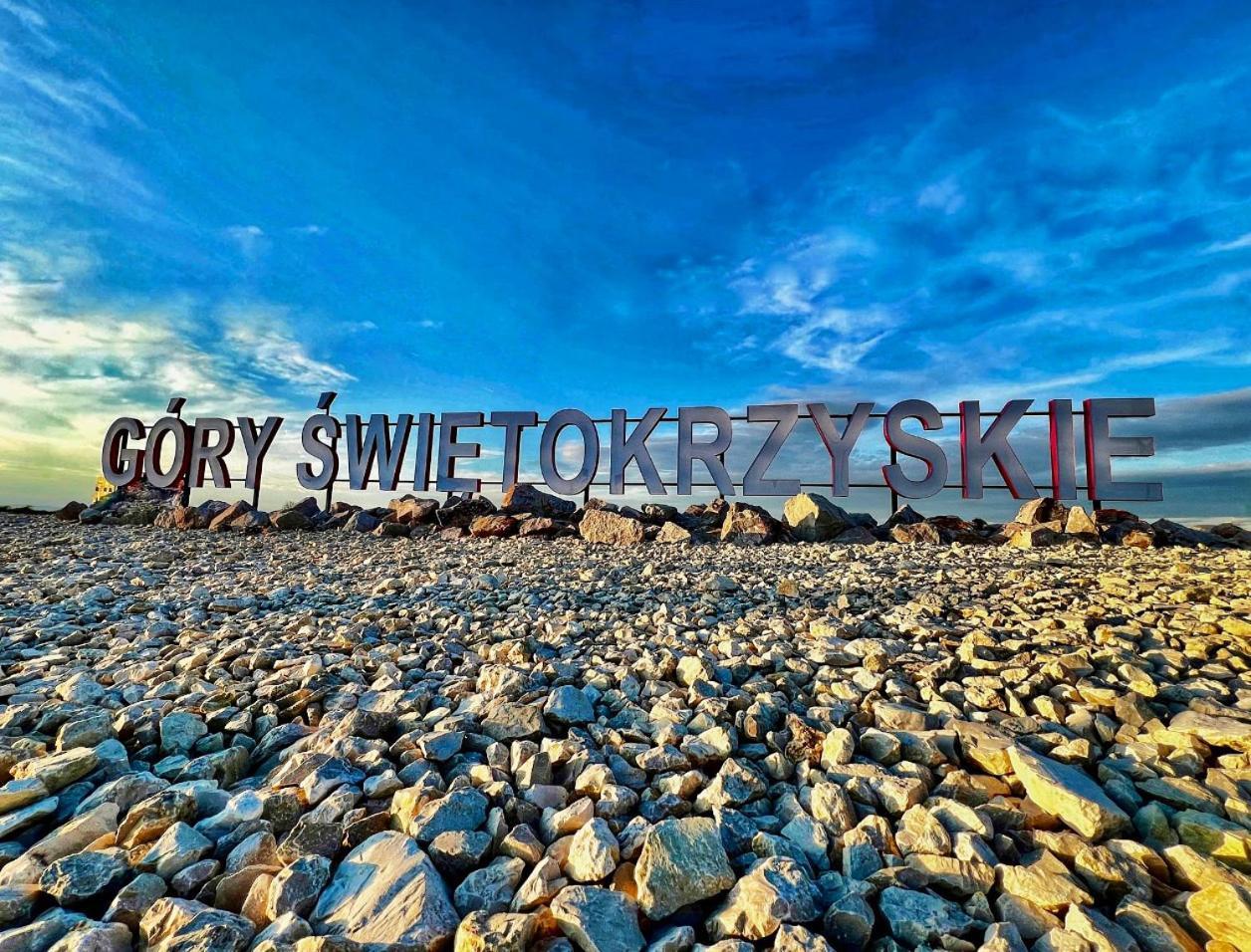 Hotelowe Pokoje Paris -Rynek Centrum- City One キェルツェ エクステリア 写真